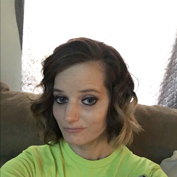 Meet your Posher, Jessica - Picture 1 of 1